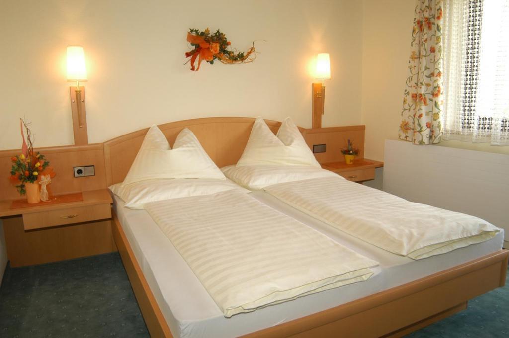 Gastehaus Trattner Hotell Mauterndorf  Rom bilde
